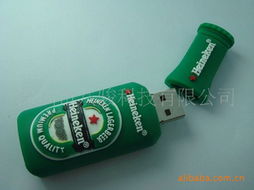 工廠直供廣告禮品U盤 PVC啤酒瓶造型U盤與商務USB定制價格全解析